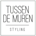 Logo van Tussen de Muren - Interieuradvies ontwerp en styling
